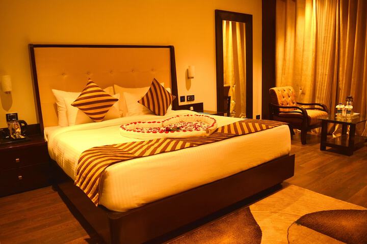 Room 8 of 23