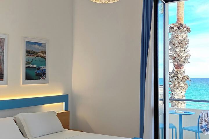 Room 9 of 86