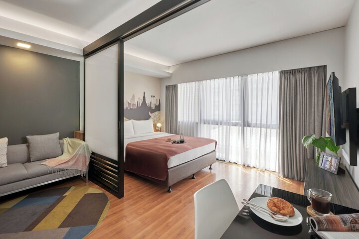 Room 9 of 50