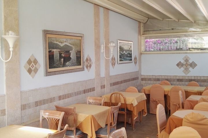 Dining Photos