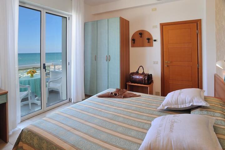 Room 4 of 29