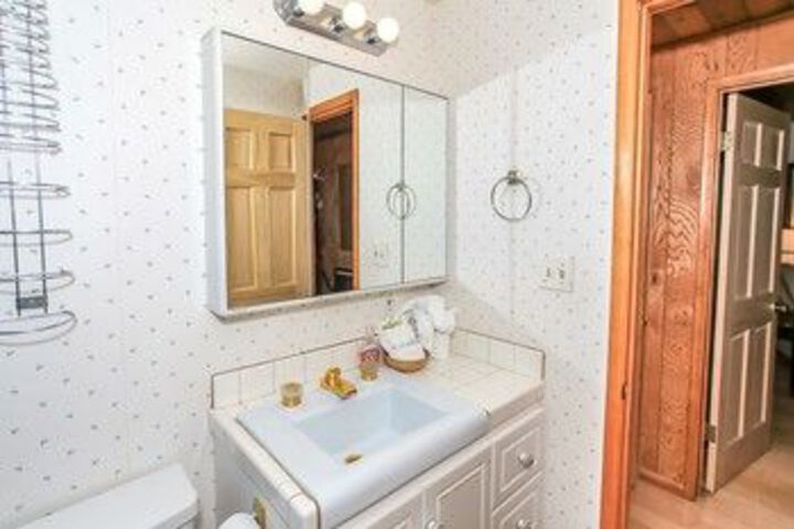 Room 3 of 35