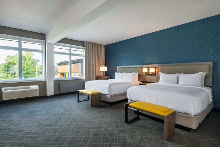 2 Queen Beds (2 of 5)