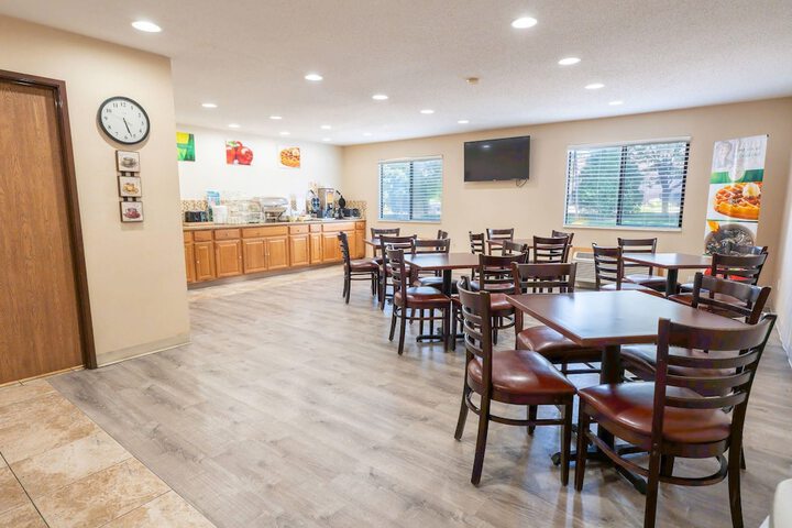 Breakfast/Coffee Service 26 of 27