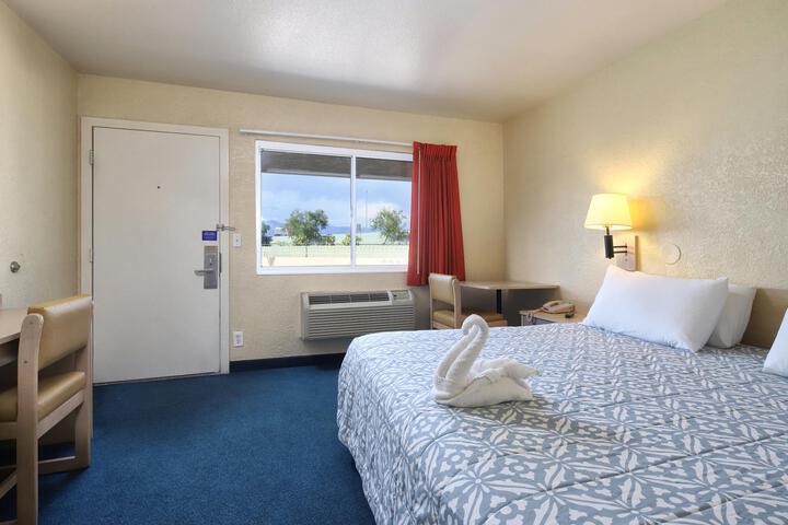 Room 14 of 16