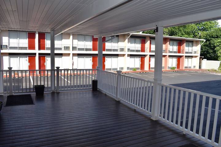 Bridge Views Inn