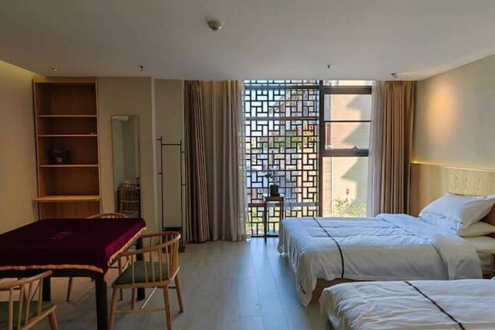 Room 44 of 131