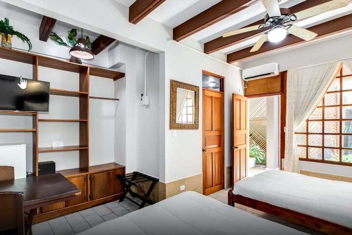 Room 5 of 12