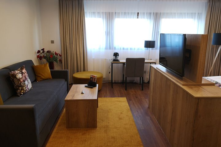 Room 18 of 114