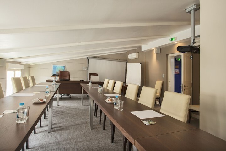 Business Center 57 of 67