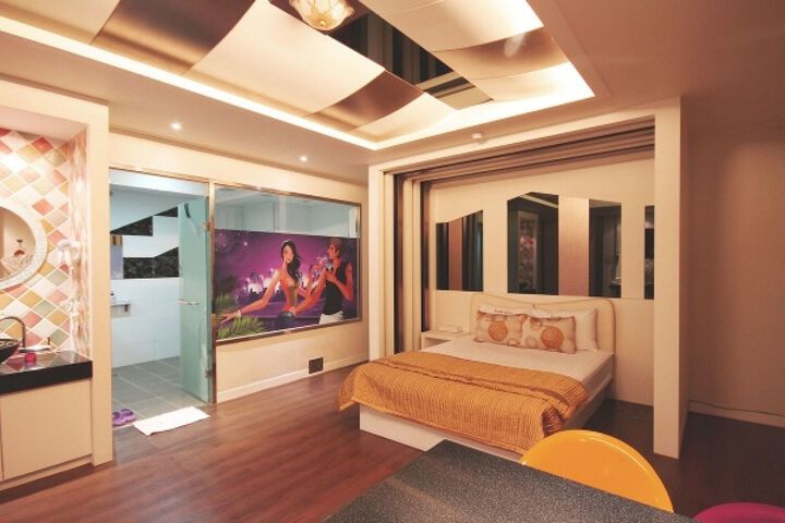 Room 16 of 25