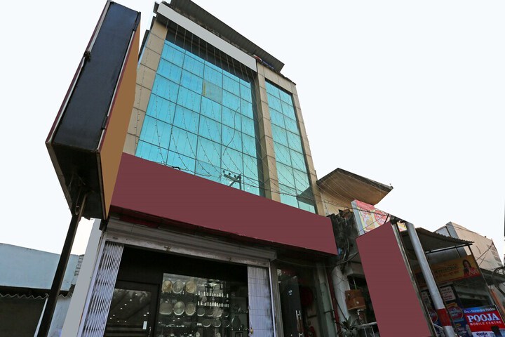 OYO 3996 HKJ RESIDENCY