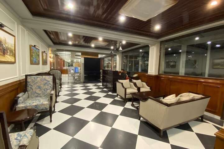 Hotel Interior 4 of 87