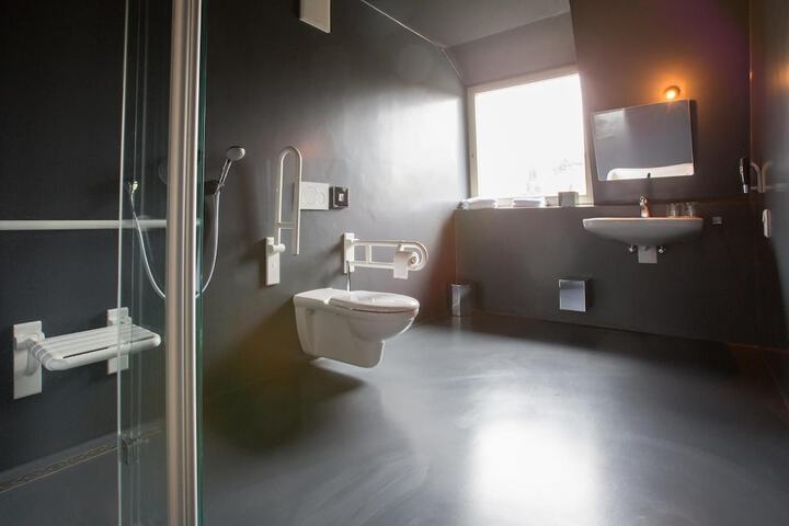 Room 15 of 26
