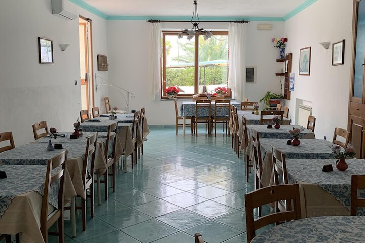 Dining 55 of 72