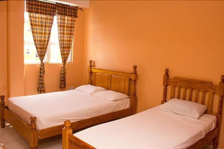 Room 4 of 92