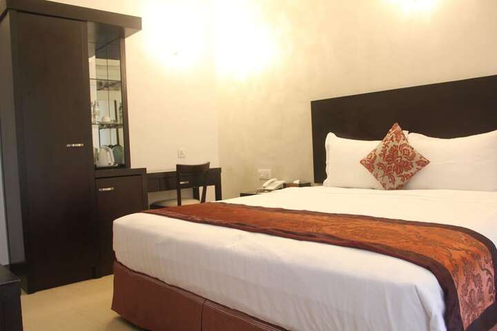Room 14 of 32