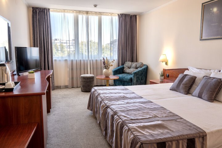Room 8 of 49