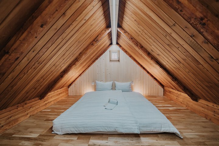 Room 2 of 23