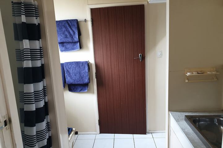 Room 9 of 12