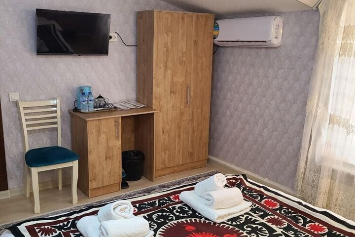 Room 35 of 102