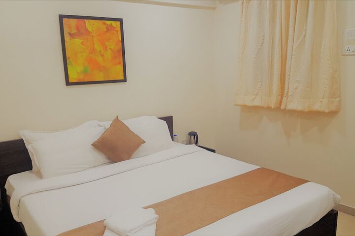 Room 8 of 50