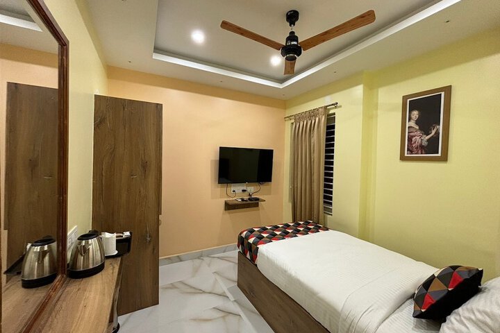 Room 13 of 23