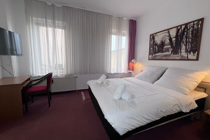 Room 18 of 49