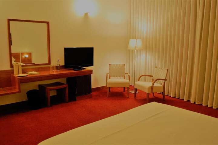 Room 7 of 65