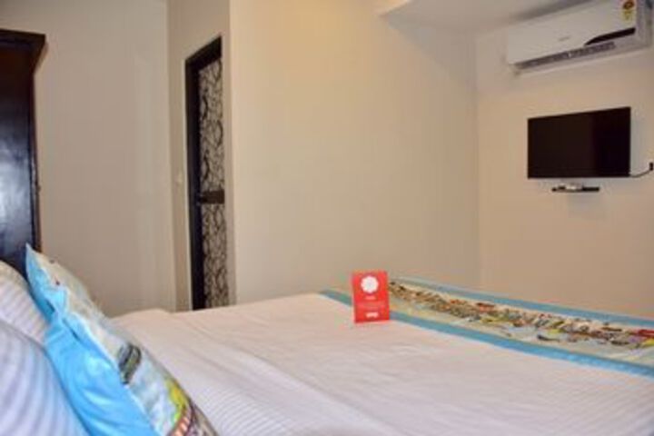 Room 17 of 25