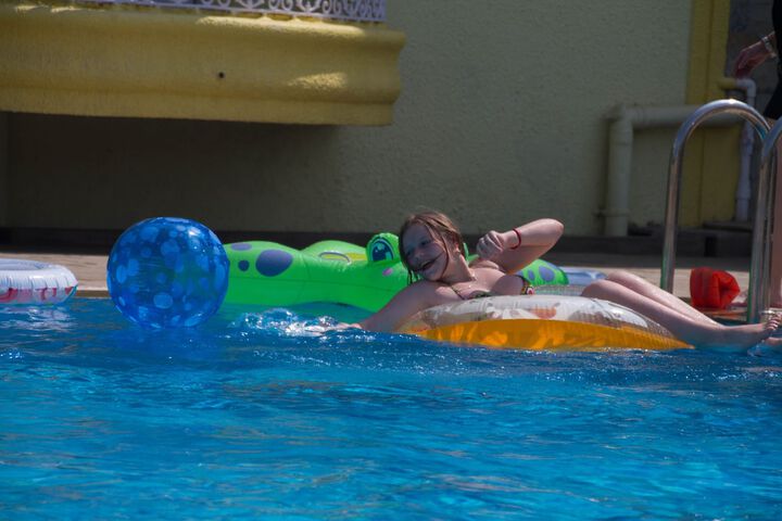 Hotel Pool