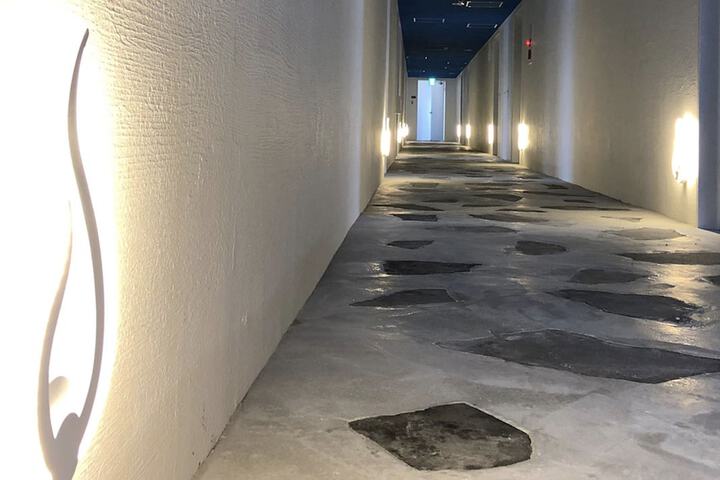Ballroom/Hall 36 of 48
