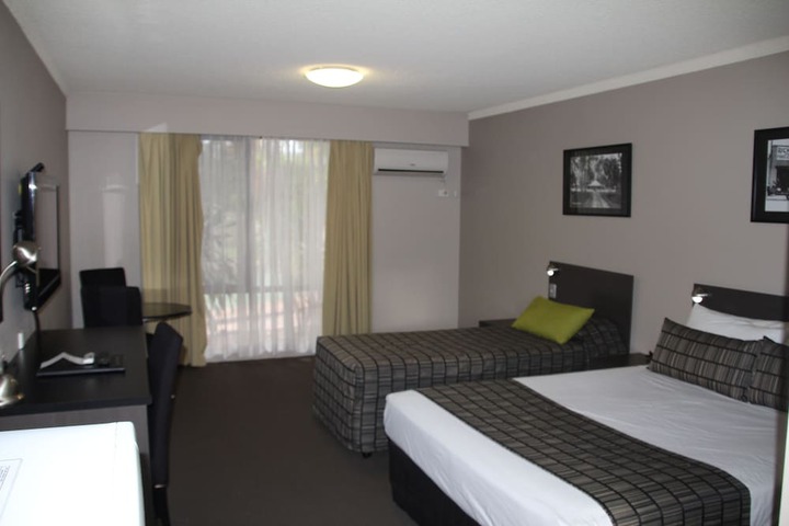 Room 4 of 38