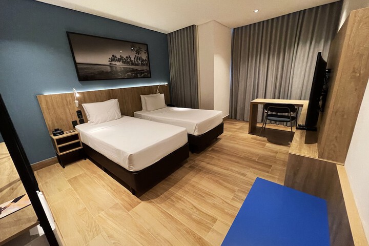 Room 14 of 64