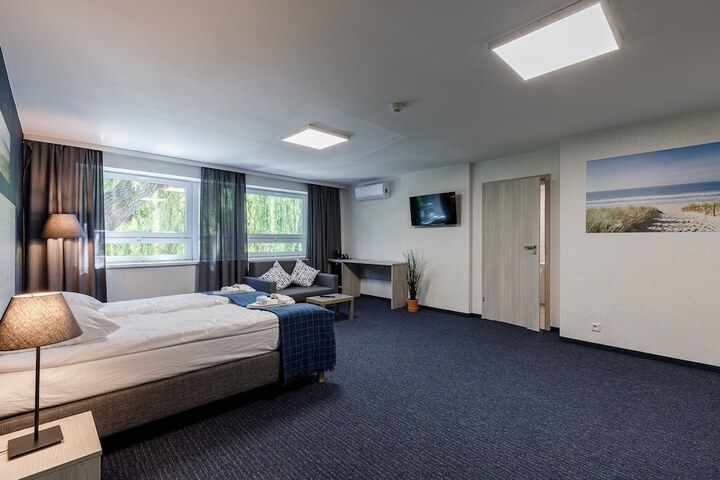 Room 13 of 66