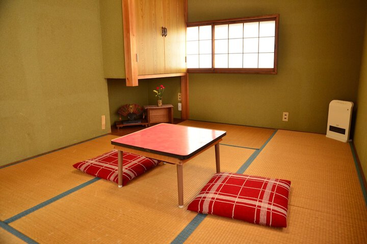 Room 10 of 19