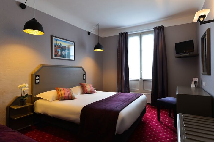 Room 9 of 38