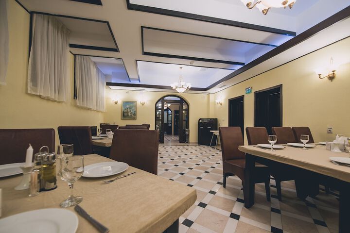 Dining 56 of 66