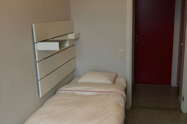 Room 5 of 26