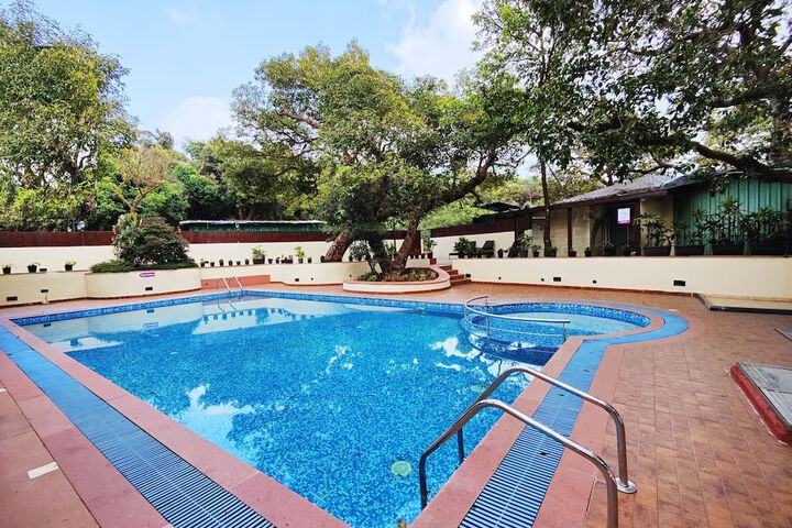 Pool Hotel
