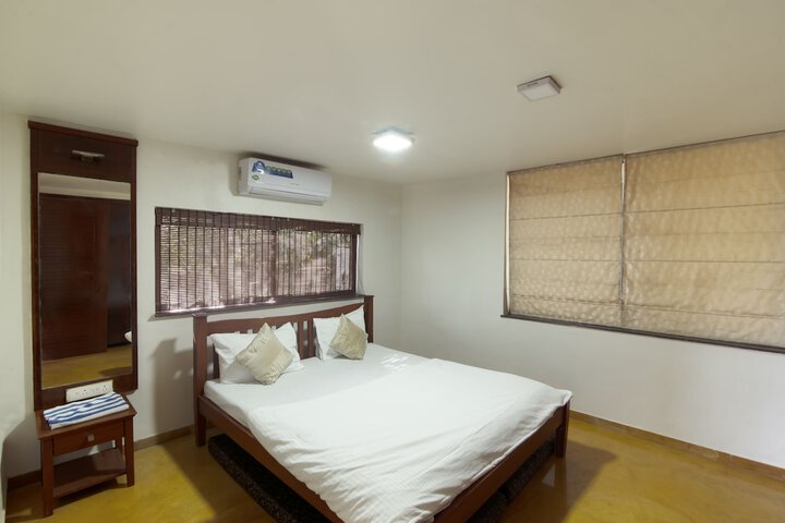 Room 15 of 38