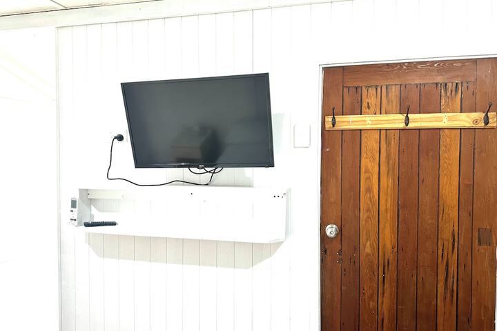 Room 18 of 180