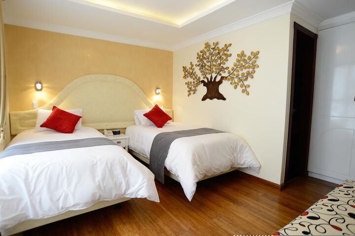 Room 6 of 46