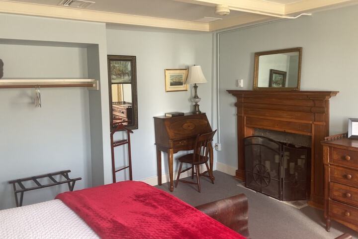 Room 32 of 58
