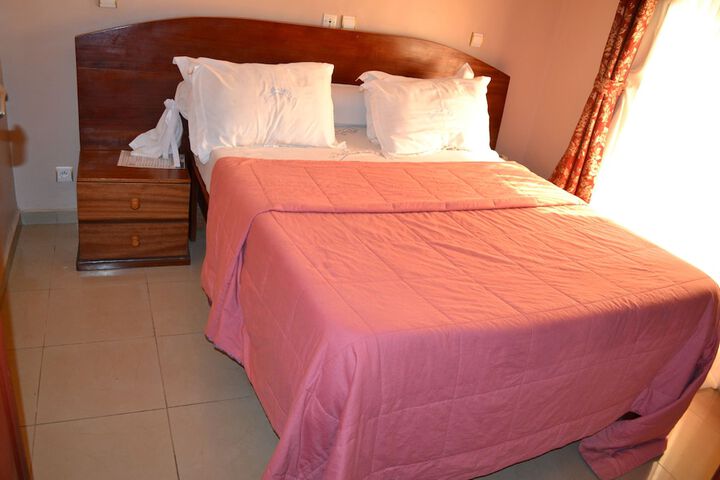 Room 8 of 22