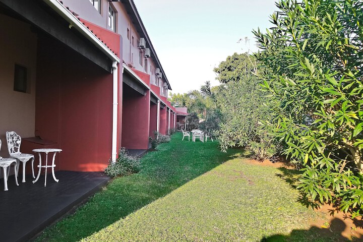 Hotel Exterior 77 of 87