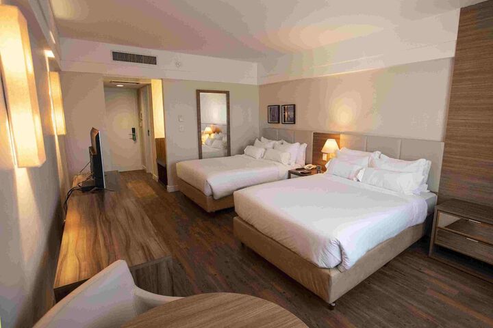 Room 15 of 120