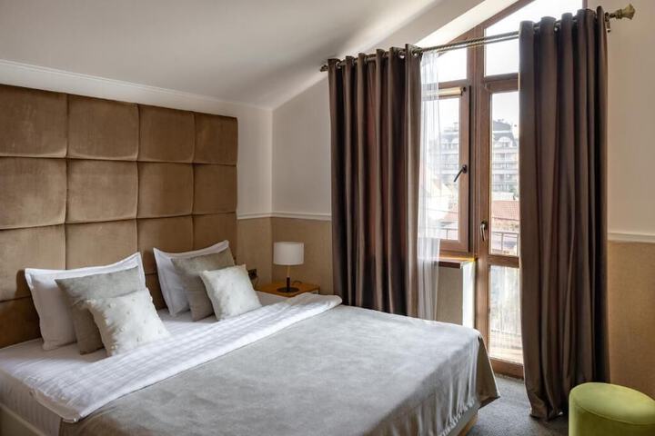 Room 7 of 26