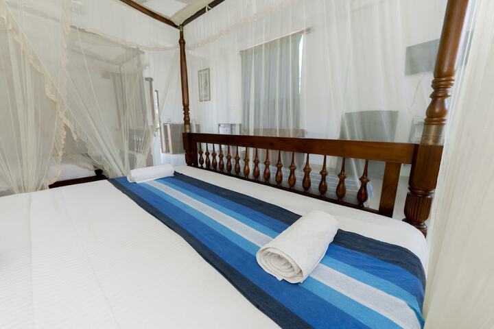 Room 10 of 47