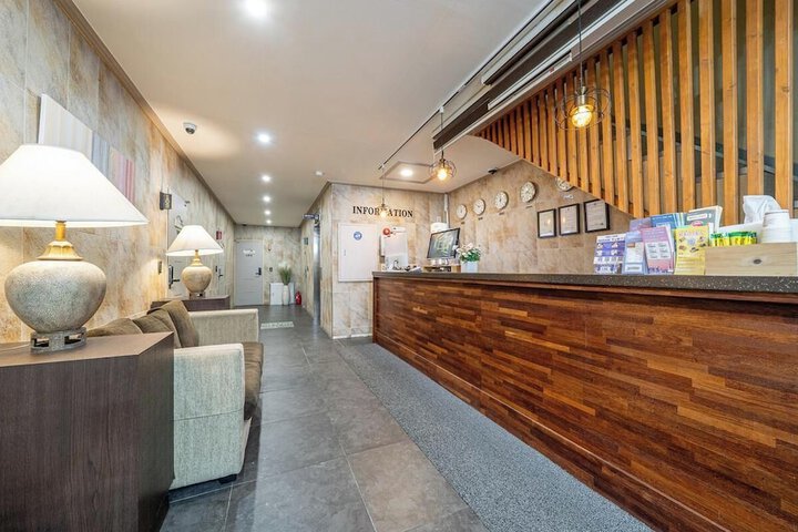 Peanut Hotel